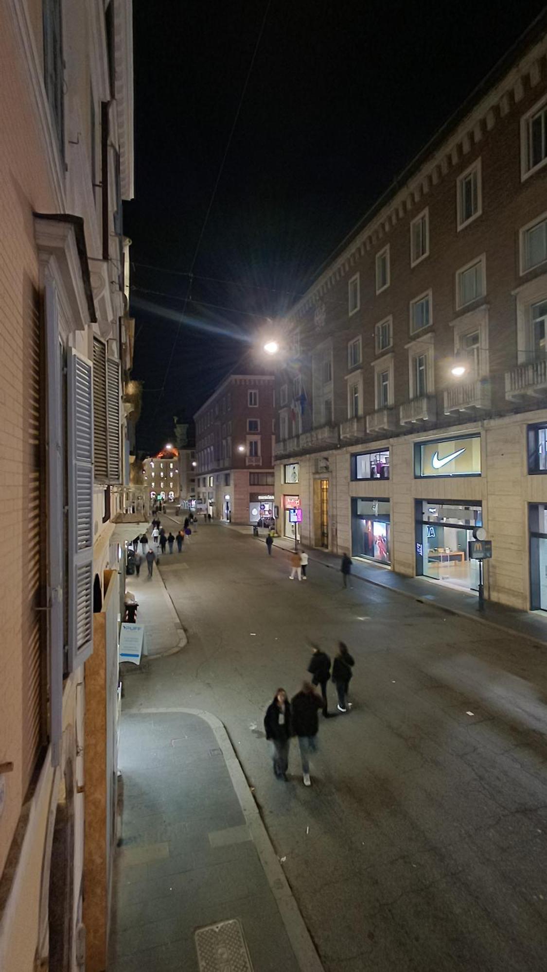 Nsm 71Viadelcorso Appartamento Con Terrazzo Roma Exterior foto